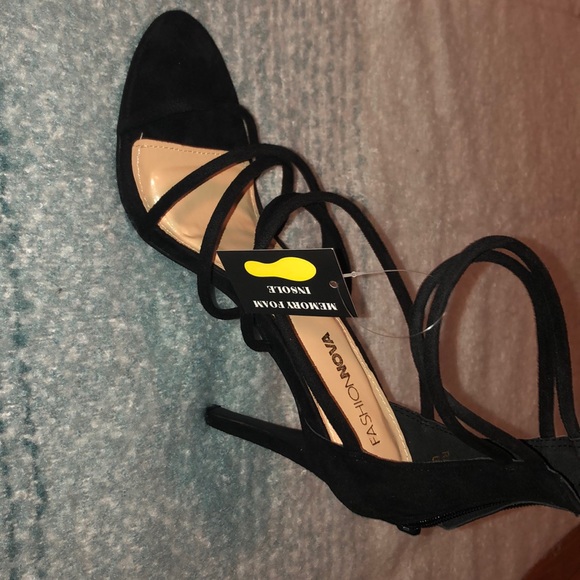 Roll the Dice Heel - Picture 2 of 4